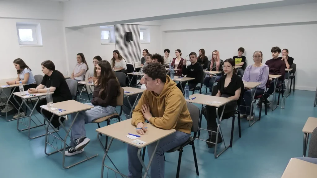 41 de tineri susțin la Iași examenul Cambridge C2 Proficiency. Pentru 32 de cursanți Twinkle Star, performanța încununează ani de pregătire constantă.